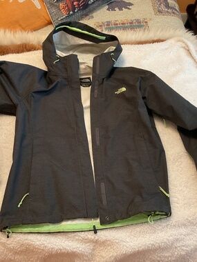 North face rain coat/windbreaker